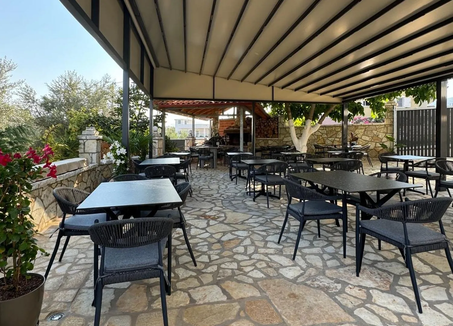 Belsar Hotel Ksamil Apartment